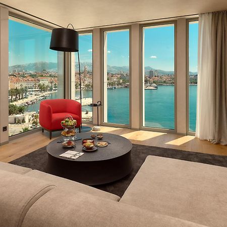 Hotel Ambasador Split Eksteriør bilde A suite at the hotel