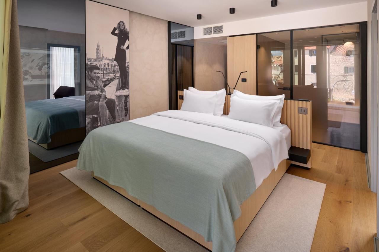 Hotel Ambasador Split Eksteriør bilde A room at the Hotel