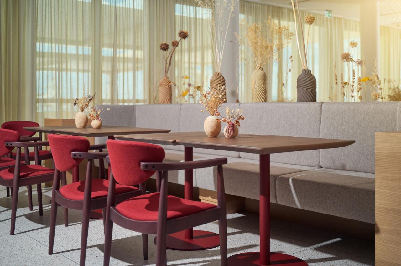 Hotel Ambasador Split Eksteriør bilde Restaurant