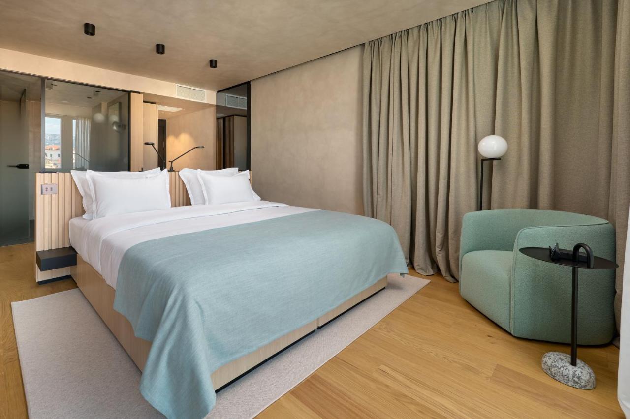 Hotel Ambasador Split Eksteriør bilde A room at the hotel