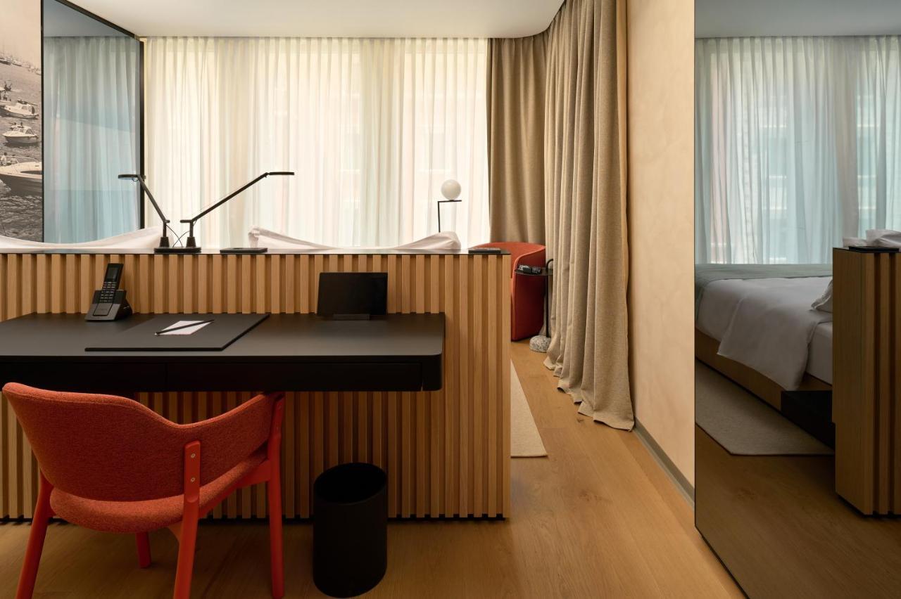 Hotel Ambasador Split Eksteriør bilde A room at the hotel