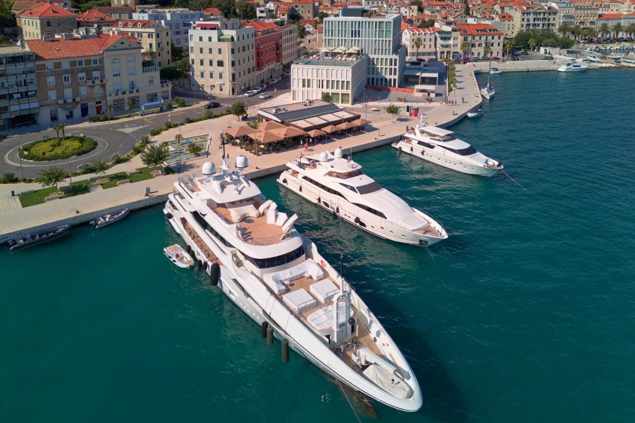 Hotel Ambasador Split Eksteriør bilde The Port of Trogir