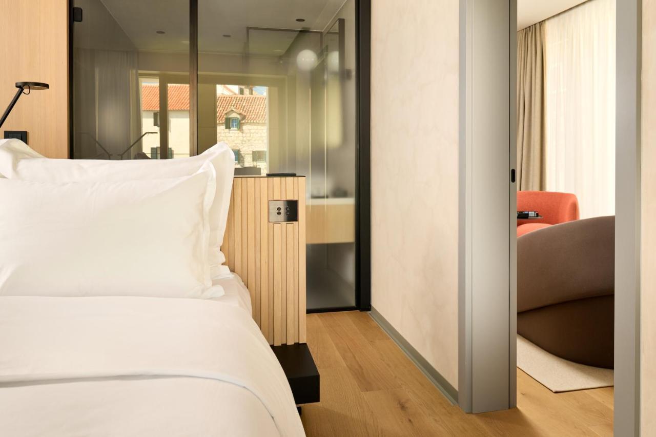 Hotel Ambasador Split Eksteriør bilde A room at the hotel