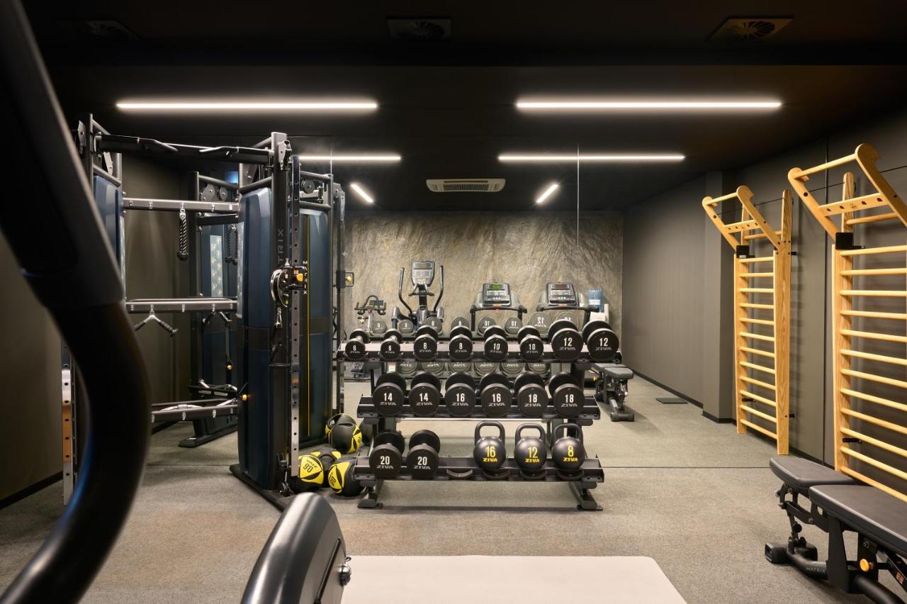 Hotel Ambasador Split Eksteriør bilde The gym at The Ivy Collection