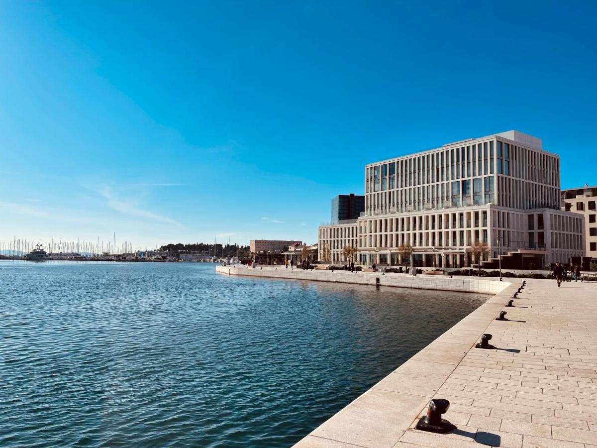 Hotel Ambasador Split Eksteriør bilde The new building of the University of Rijeka