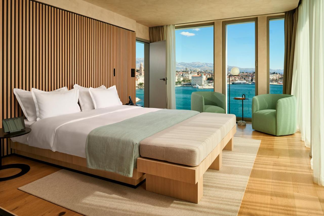 Hotel Ambasador Split Eksteriør bilde Deluxe Room