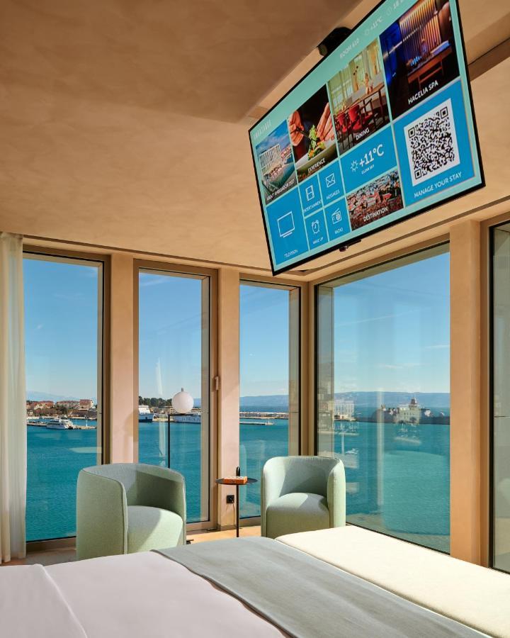 Hotel Ambasador Split Eksteriør bilde A motorized TV lift