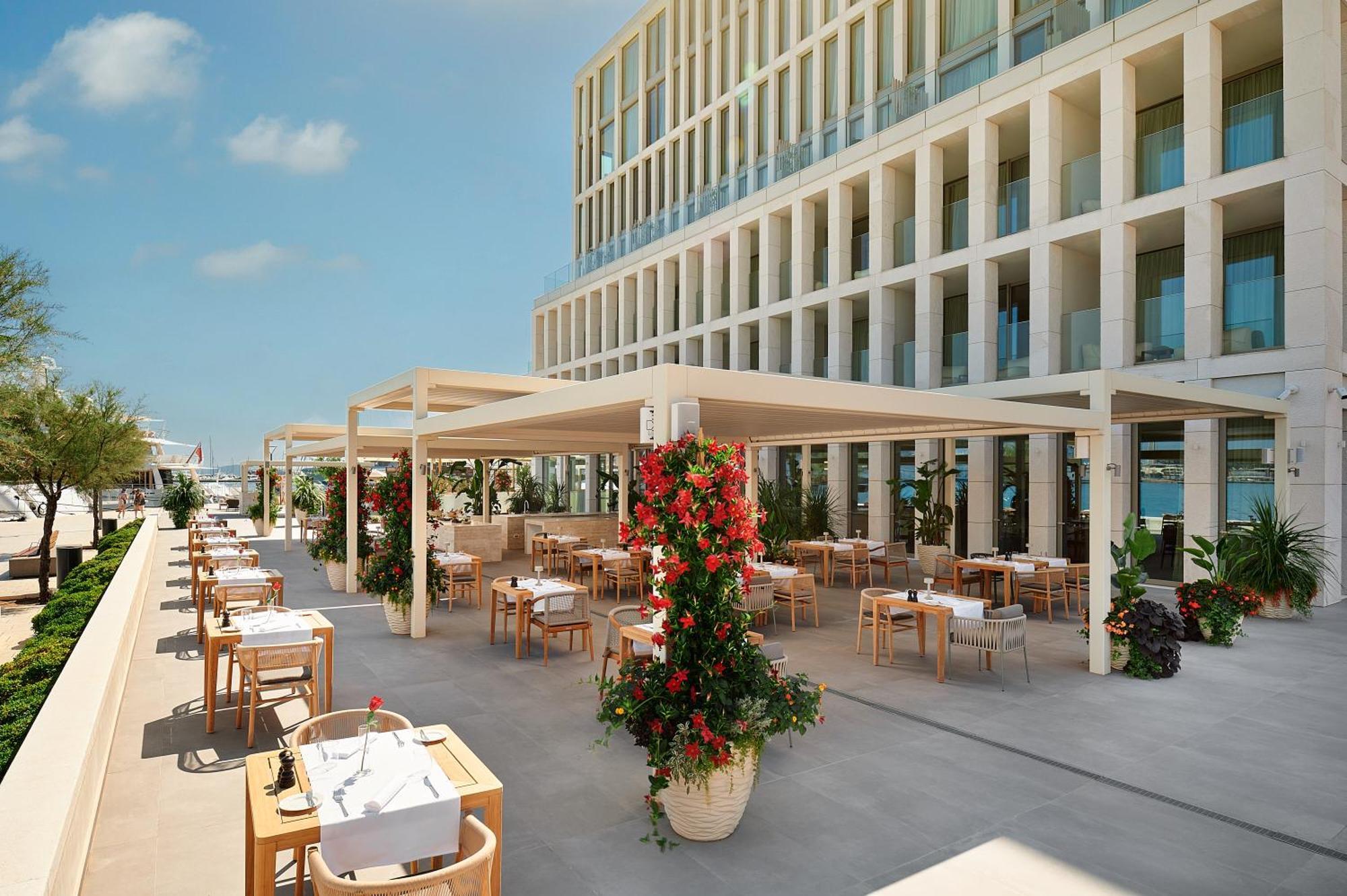 Hotel Ambasador Split Eksteriør bilde The Westin Athens