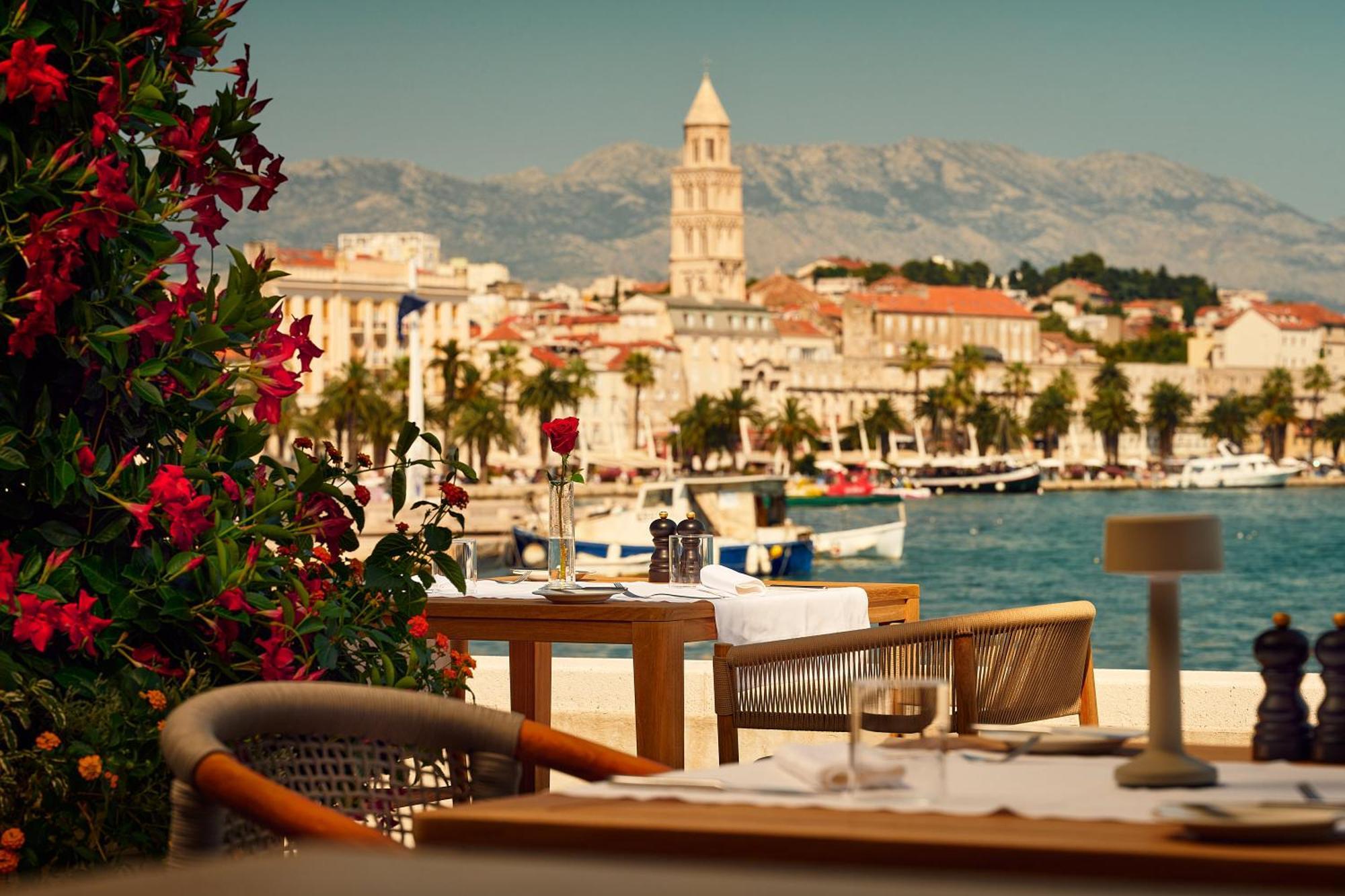 Hotel Ambasador Split Eksteriør bilde View of the Old Town of Split from the Hotel