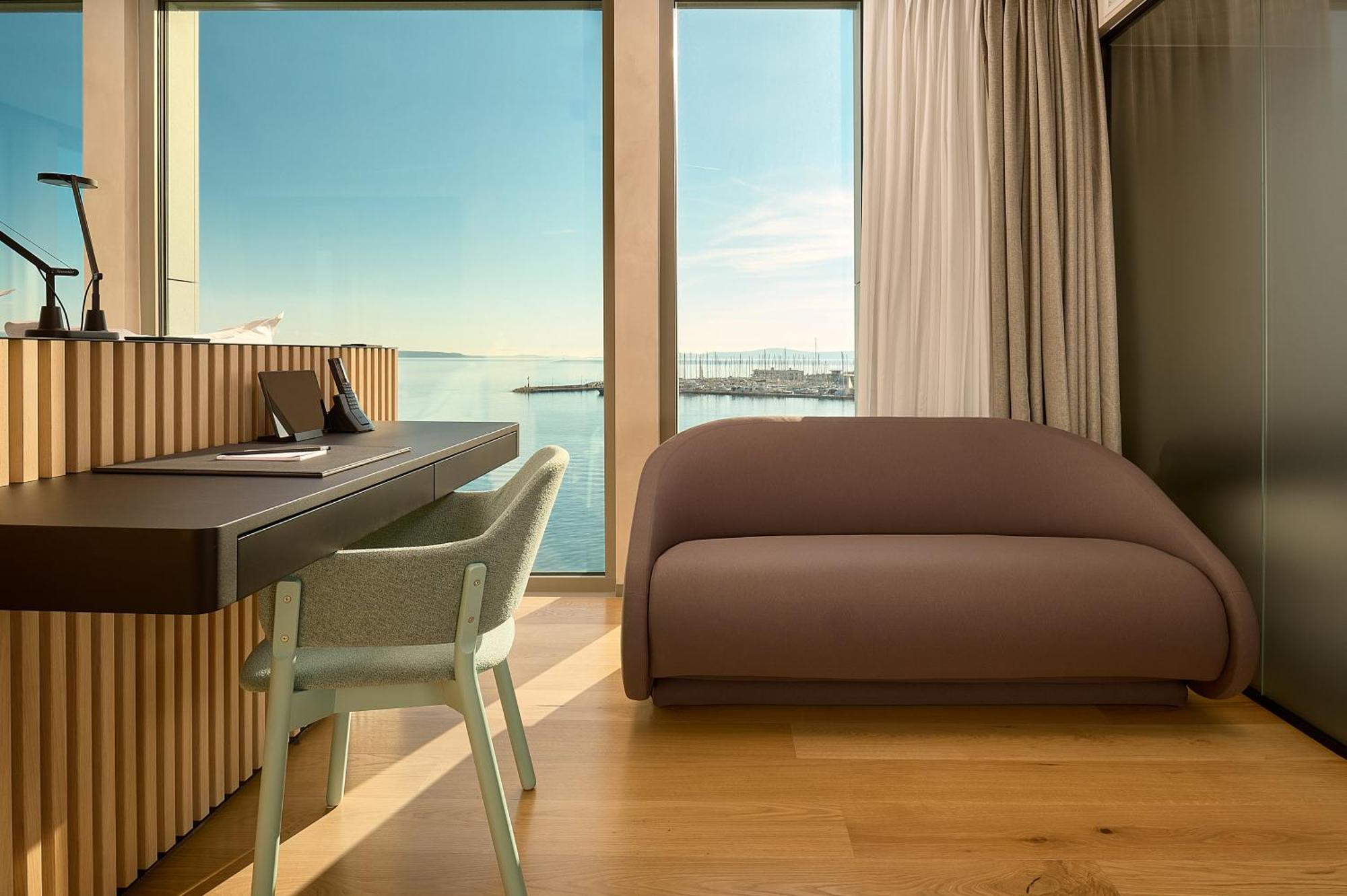 Hotel Ambasador Split Eksteriør bilde A room at the hotel